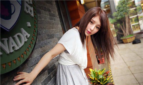 金塔想找一个女性生孩子给报酬-｛找个女人生孩子多少钱｝